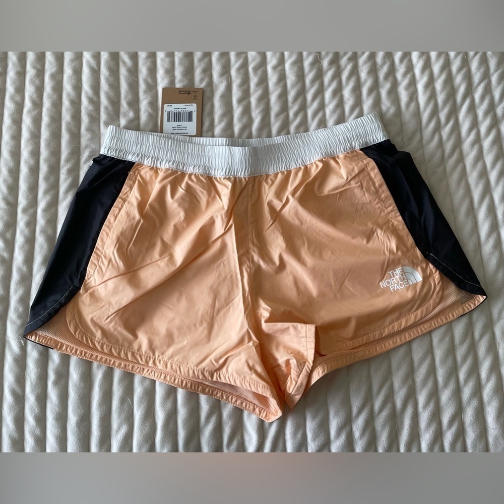 The North Face Women’s Hydrenaline Windwall Apricot Shorts Size L